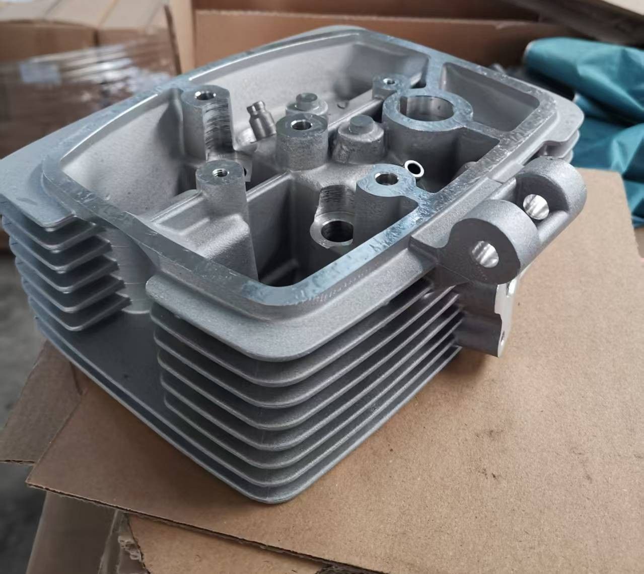 Motorcycle cylinder head, rocker chamber side